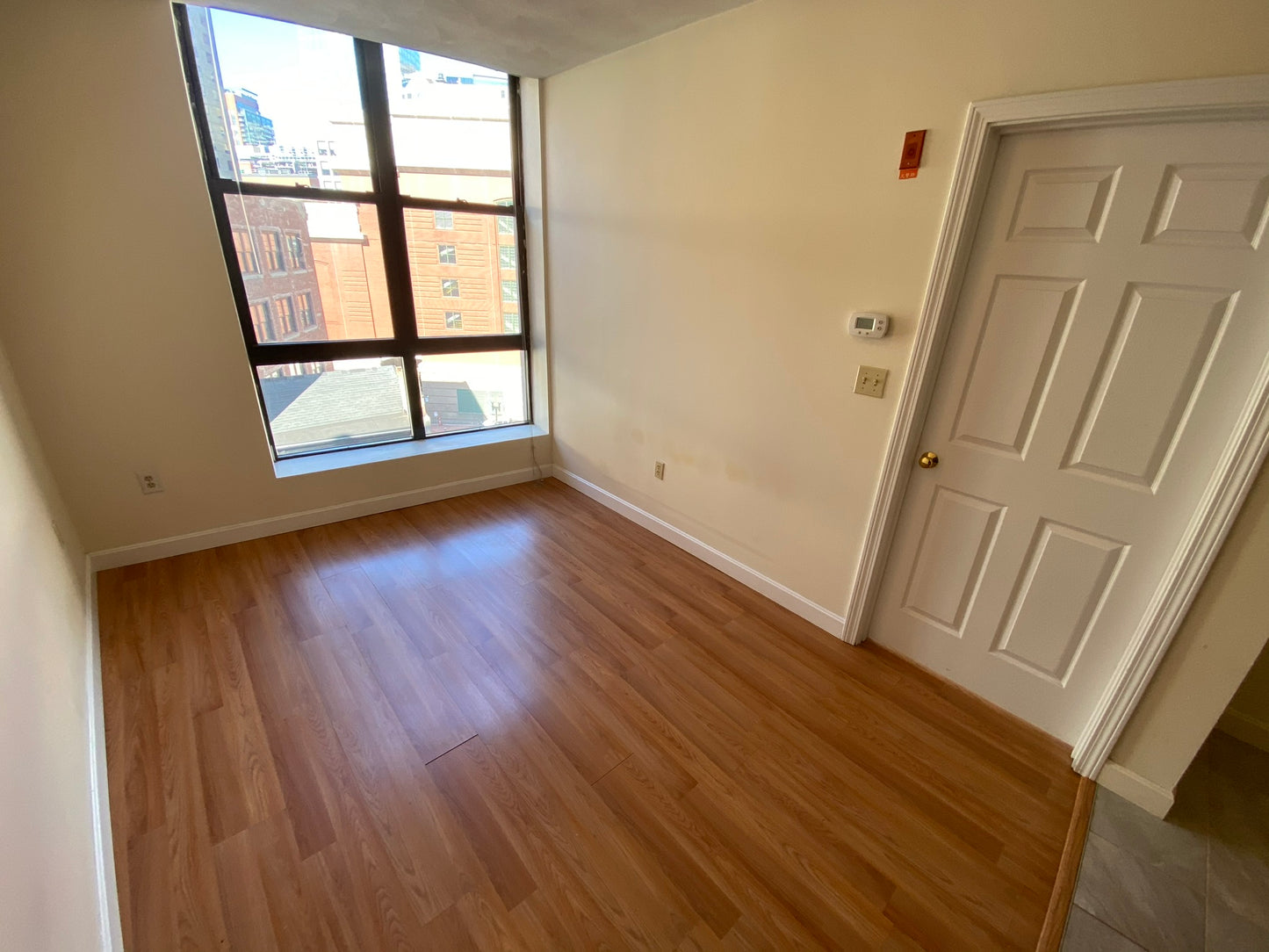 $2,650 / 1br - 337ft2 - ➽Deluxe Top Floor Chinatown 1 Bedroom Available July! (Chinatown)