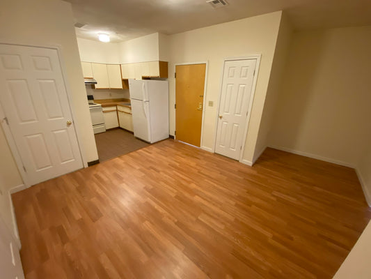 $3,200 / 2br - 493ft2 - ➽Dashing Chinatown Top Floor 2 Bedroom Available July! (Chinatown)