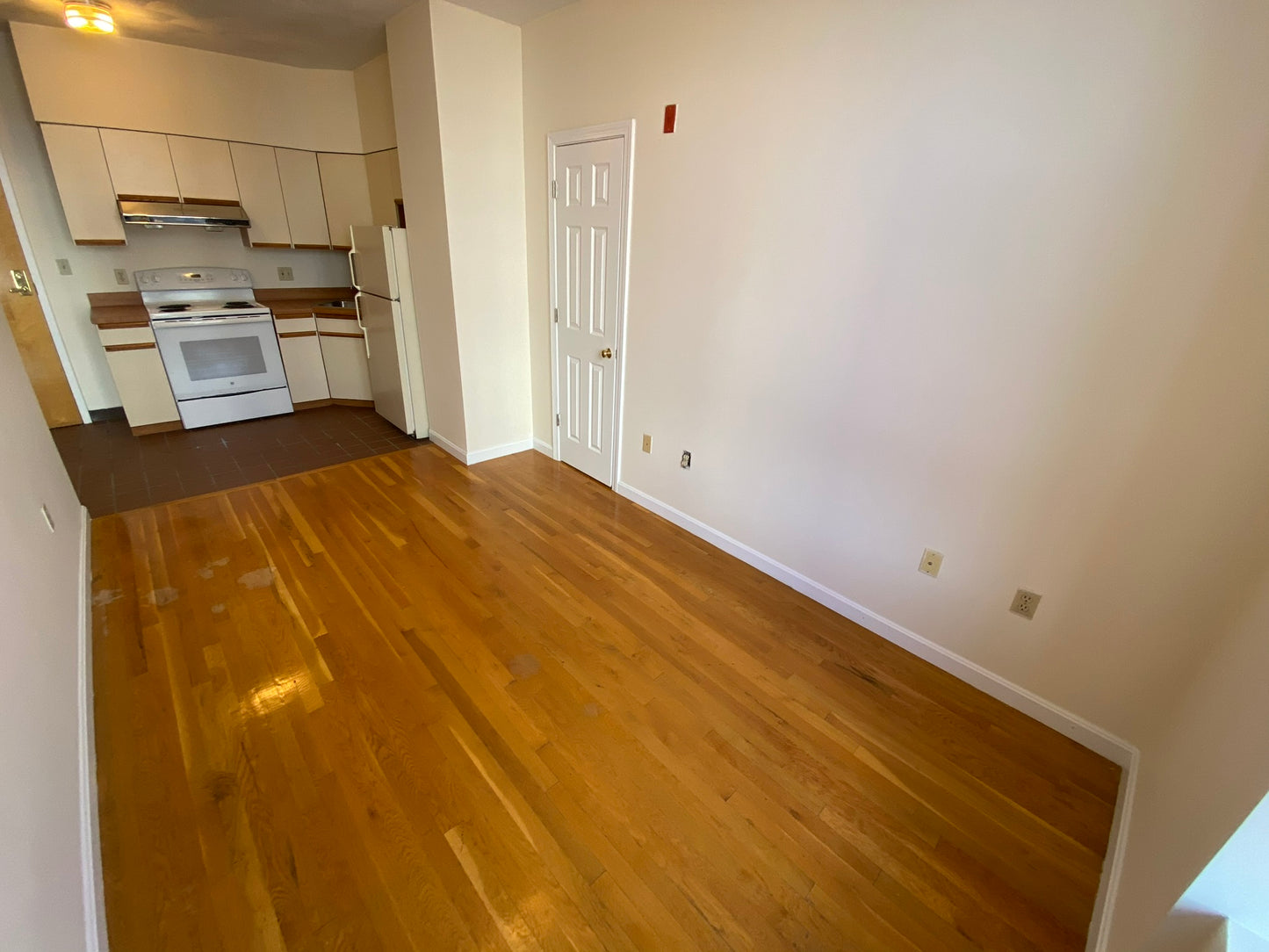 APPLICATION PENDING $2,700 / 1br - 381ft2 - ➽Superior Chinatown 1 Bedroom Available September! (Chinatown)