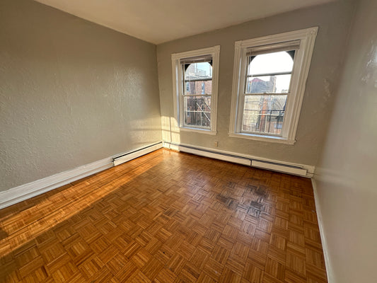 APPLICATION PENDING $2,000 ➽Airy Beacon Hill Top Floor Studio Available Now! HT & HW Included! (Beacon Hill)