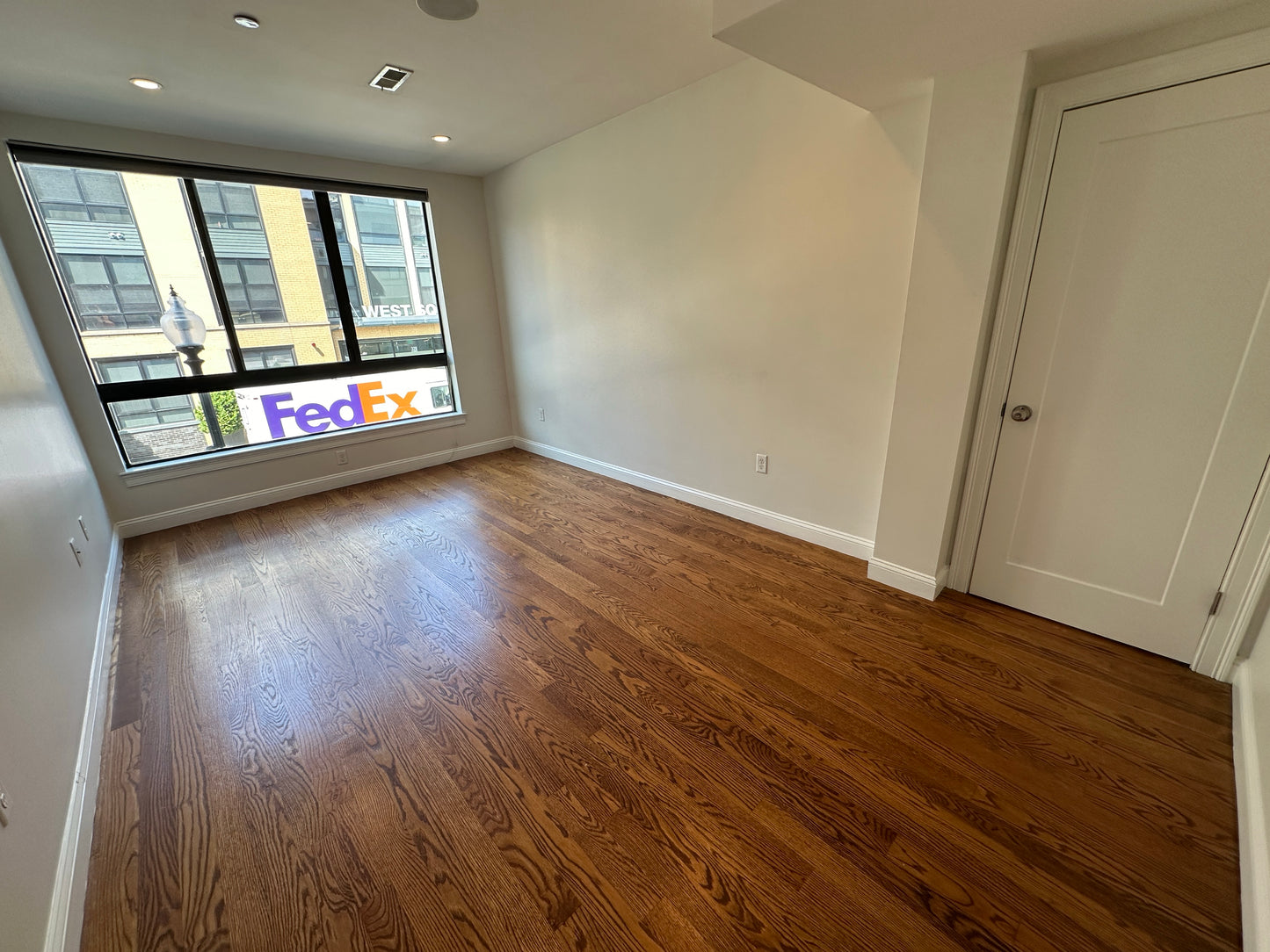 $4,400 / 2br - 1155ft2 - ➽Dazzling South Boston/Seaport 2 Bedroom 2 Bath Available 9/15! No Fee! (South Boston)