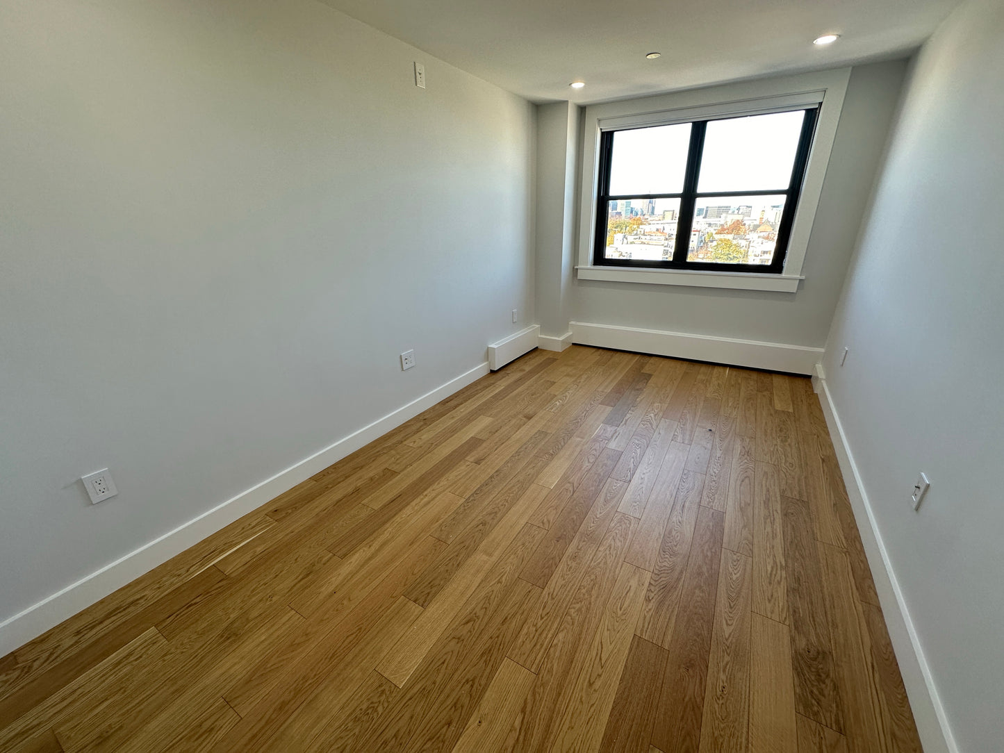 APPLICATION PENDING $4,800 / 3br - 1035ft2 - ➽Deluxe South Boston 3 Bedroom 1.5 Bath w/In Unit W/D! Pet-Friendly! (South Boston)