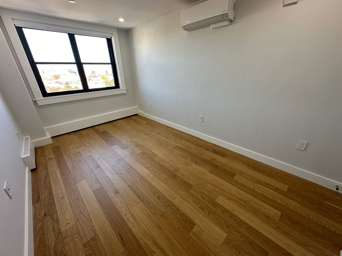 APPLICATION PENDING $4,800 / 3br - 1035ft2 - ➽Deluxe South Boston 3 Bedroom 1.5 Bath w/In Unit W/D! Pet-Friendly! (South Boston)