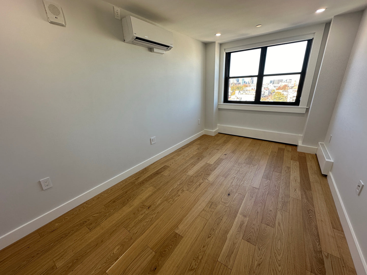 APPLICATION PENDING $4,800 / 3br - 1035ft2 - ➽Deluxe South Boston 3 Bedroom 1.5 Bath w/In Unit W/D! Pet-Friendly! (South Boston)