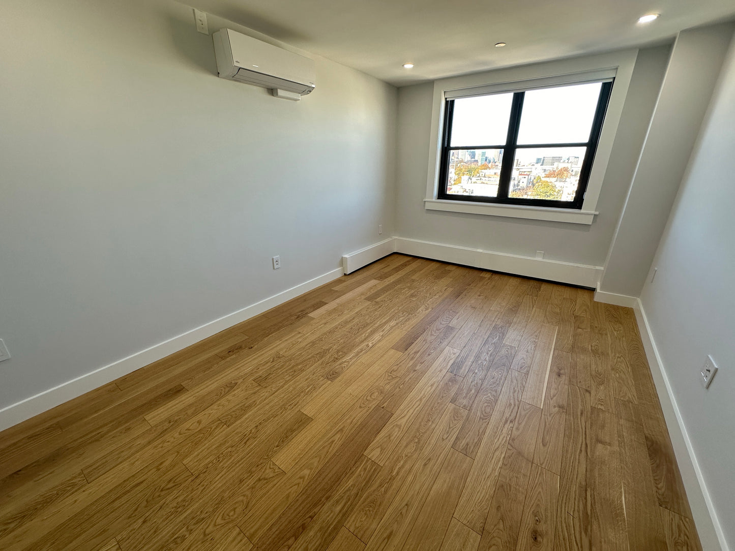 APPLICATION PENDING $4,800 / 3br - 1035ft2 - ➽Deluxe South Boston 3 Bedroom 1.5 Bath w/In Unit W/D! Pet-Friendly! (South Boston)