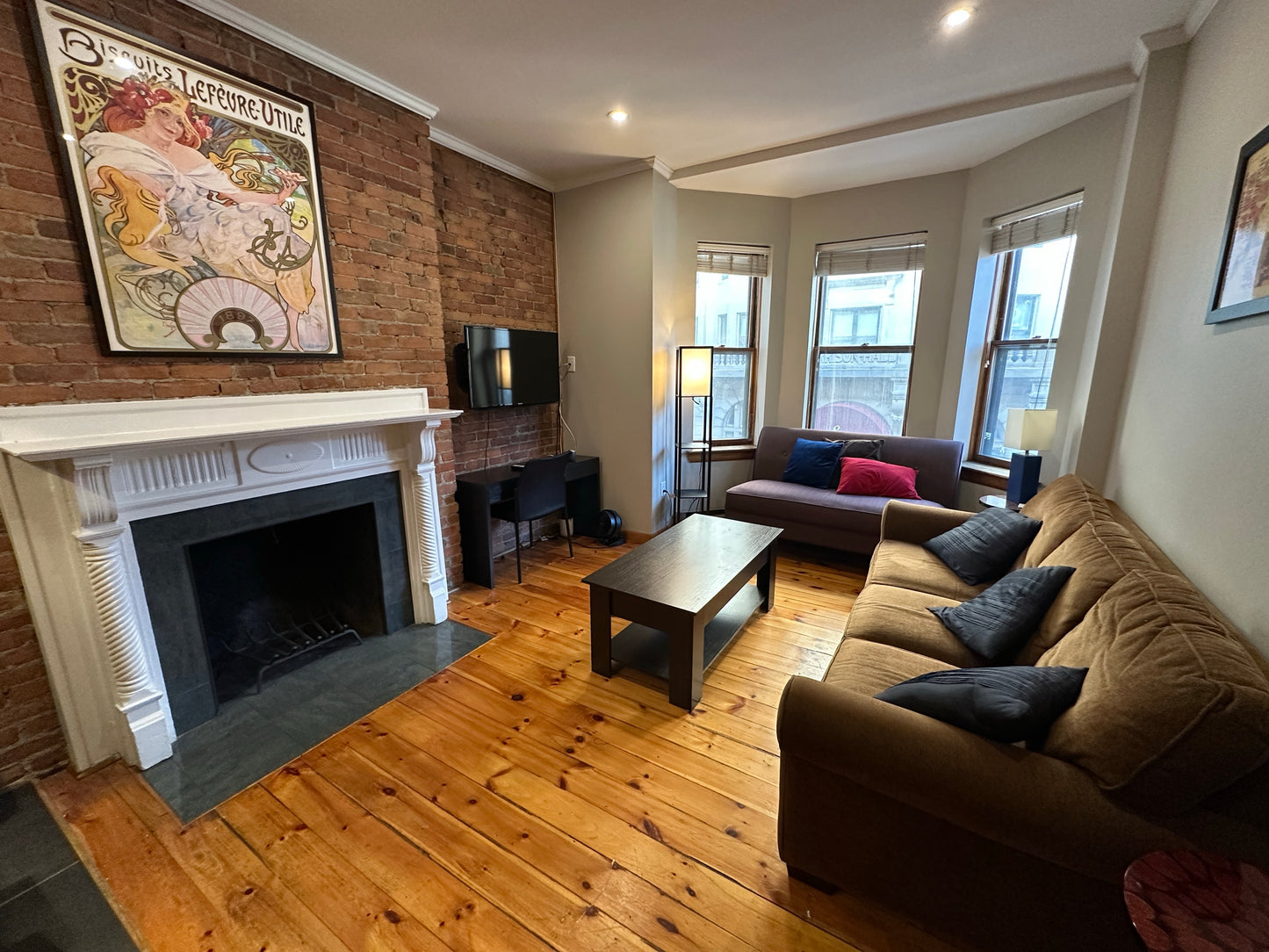 APPLICATION PENDING $3,200 / 1br - ➽Gorgeous Back Bay 1 Bedroom Available September! (Back Bay)