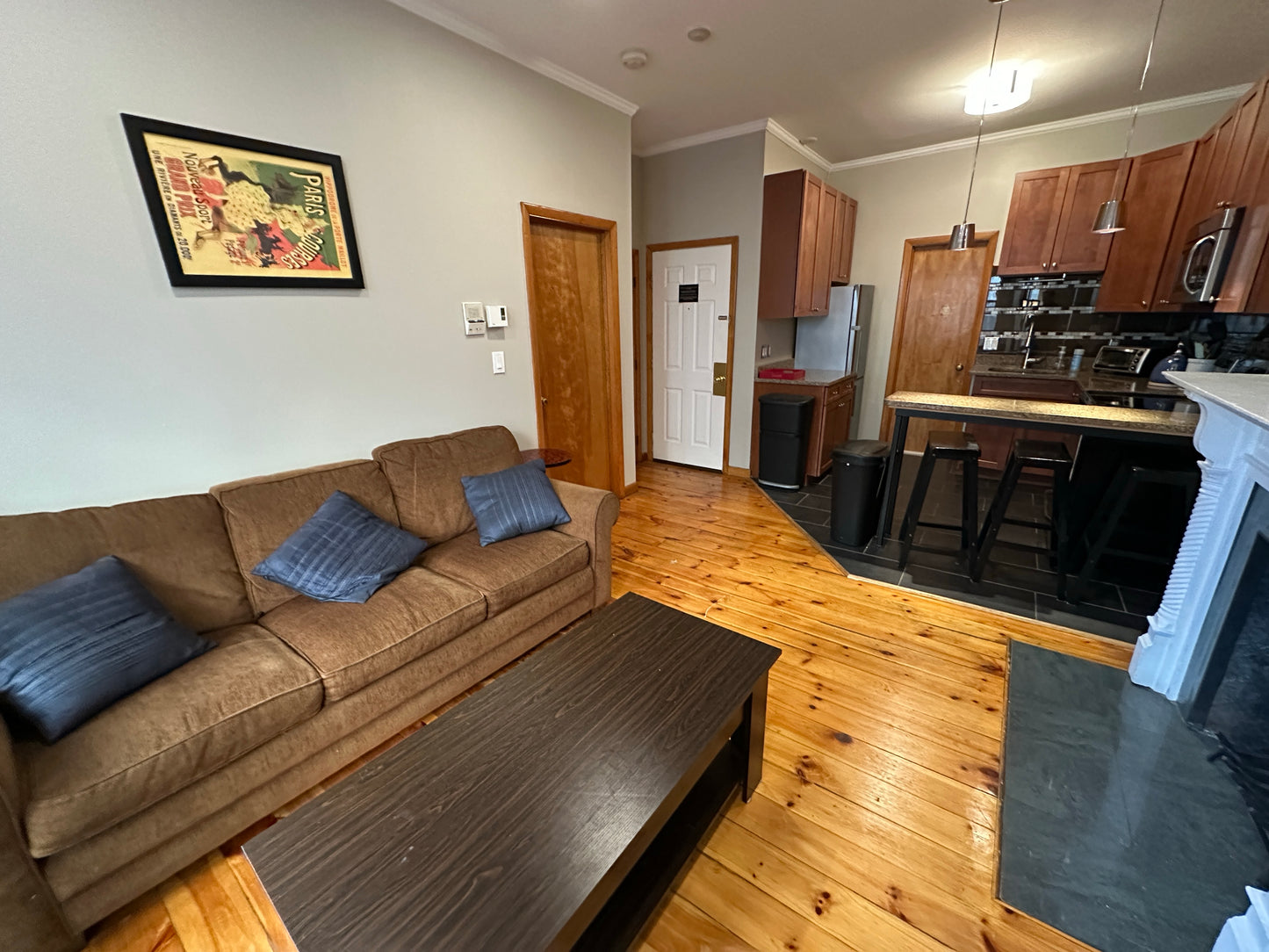 APPLICATION PENDING $3,200 / 1br - ➽Gorgeous Back Bay 1 Bedroom Available September! (Back Bay)