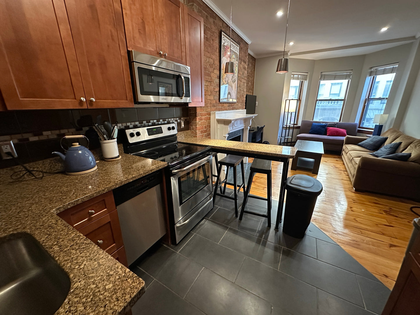 APPLICATION PENDING $3,200 / 1br - ➽Gorgeous Back Bay 1 Bedroom Available September! (Back Bay)