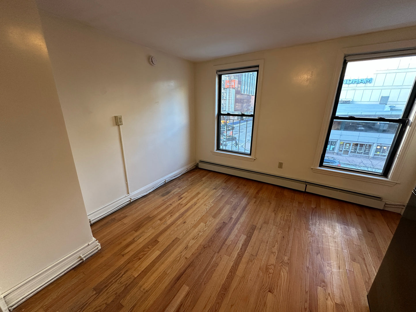 $2,450 / 363ft2 - ➼Charming Beacon Hill 2 Room Studio w/No Fee! Available Now! (Beacon Hill)