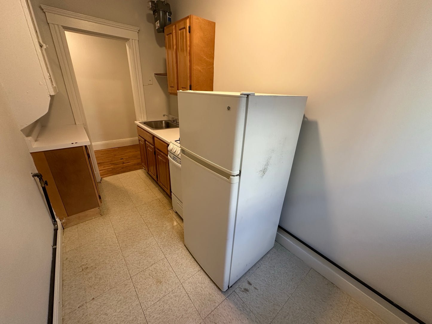 $2,350 / 349ft2 - ➽Charming Mission Hill Studio Available March! No Fee! (Mission Hill)