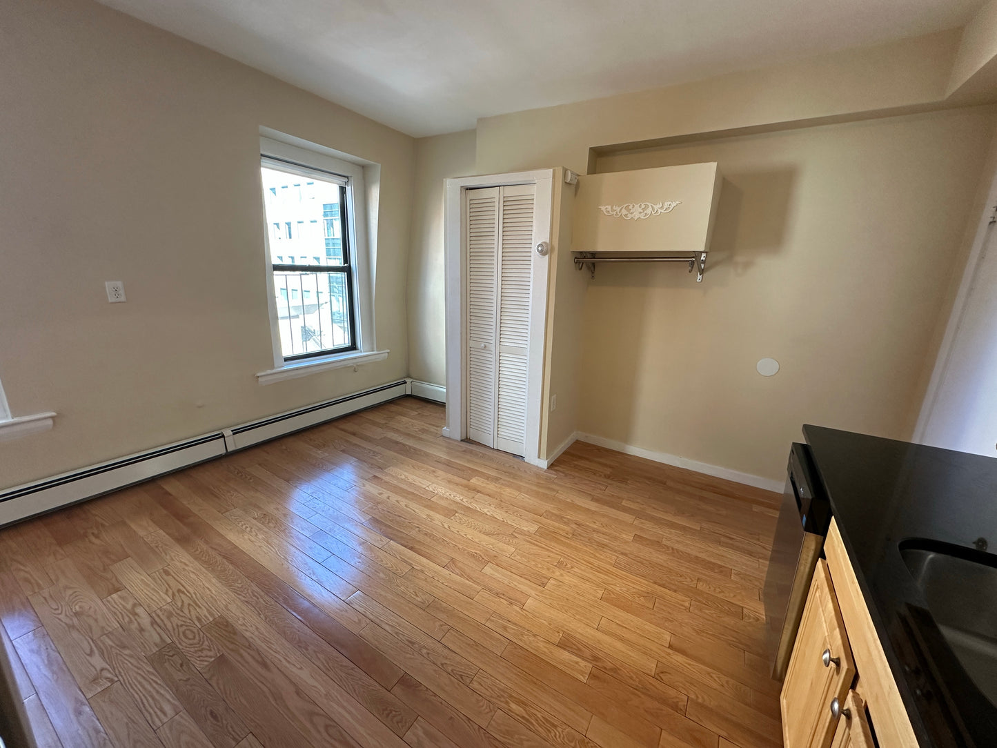 $2,450 / 379ft2 - ➼Bright Beacon Hill 2 Room Studio w/No Fee! Available Now! (Beacon Hill)