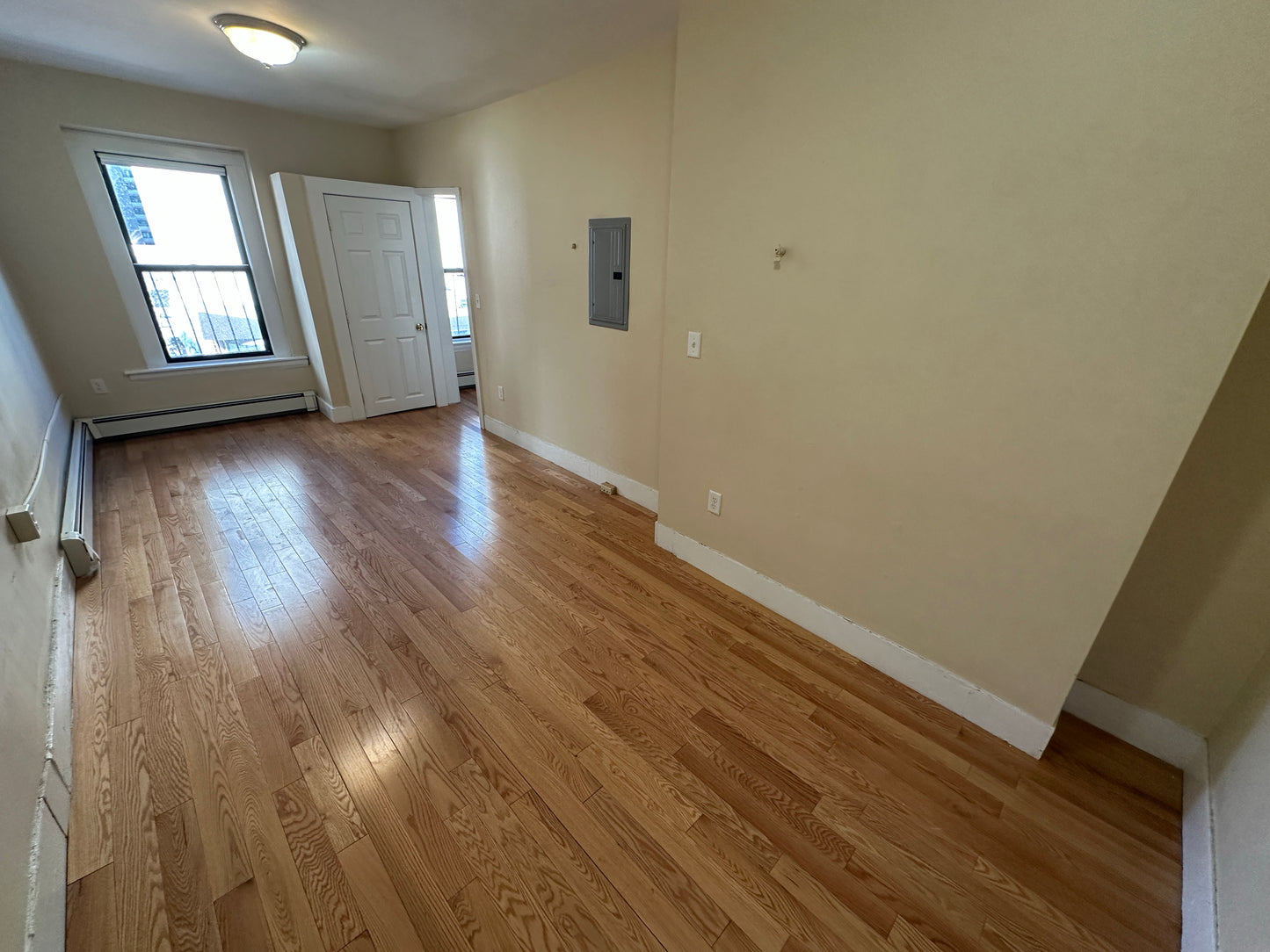 $2,450 / 379ft2 - ➼Bright Beacon Hill 2 Room Studio w/No Fee! Available Now! (Beacon Hill)