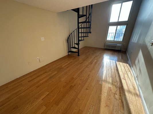 APPLICATION PENDING $2,350 / 446ft2 - ➽Alluring Andrew Square Studio Loft w/No Fee! (Andrew Square)