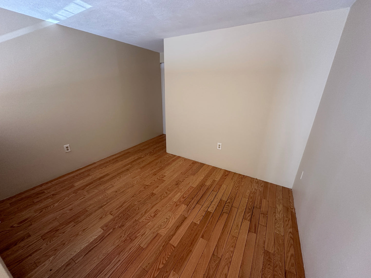 APPLICATION PENDING $2,350 / 446ft2 - ➽Alluring Andrew Square Studio Loft w/No Fee! (Andrew Square)