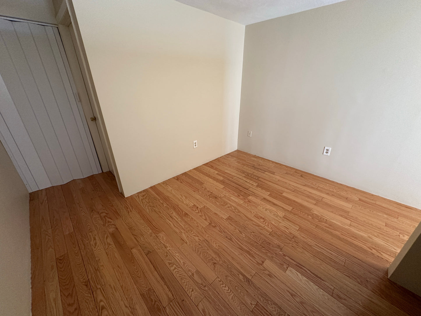 APPLICATION PENDING $2,350 / 446ft2 - ➽Alluring Andrew Square Studio Loft w/No Fee! (Andrew Square)