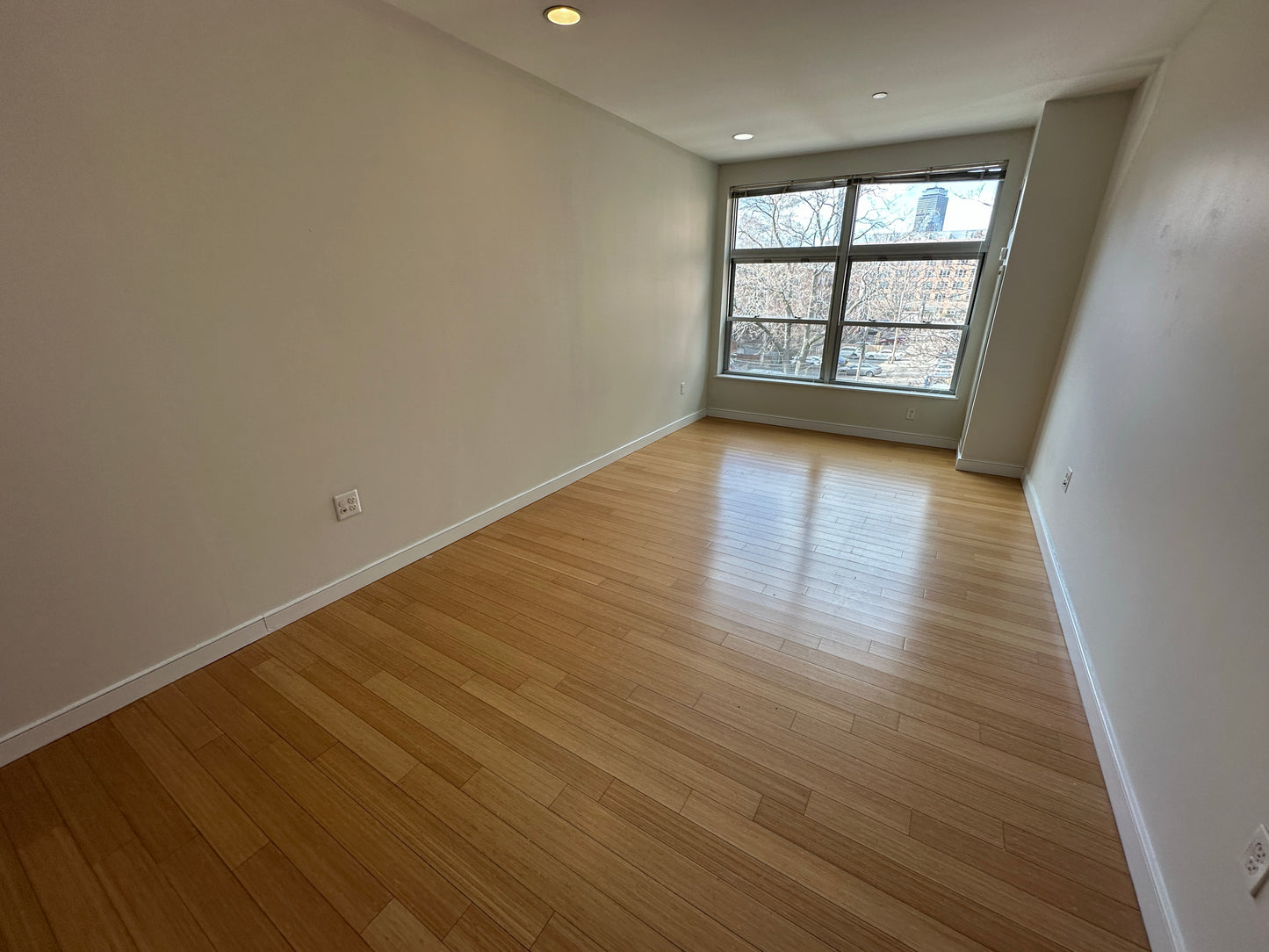 $4,500 / 2br - 1199ft2 - ➽Gorgeous South End Top Floor 2 Bedroom Available August! No Fee! (South End)