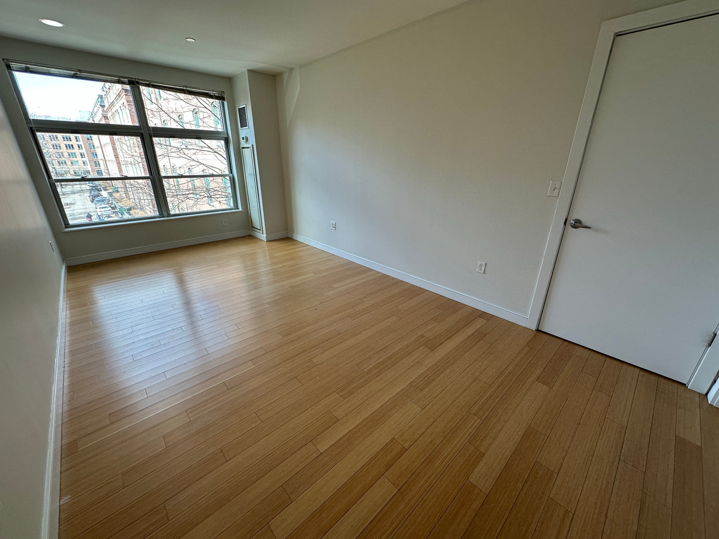 $4,500 / 2br - 1199ft2 - ➽Gorgeous South End Top Floor 2 Bedroom Available August! No Fee! (South End)