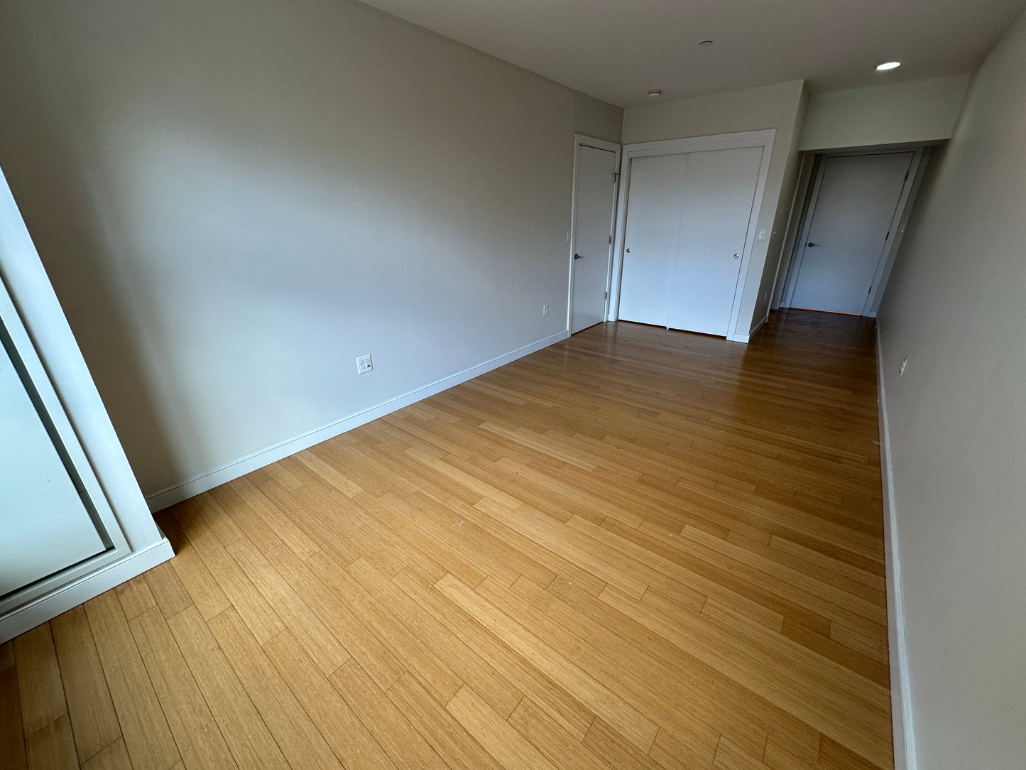 $4,500 / 2br - 1199ft2 - ➽Gorgeous South End Top Floor 2 Bedroom Available August! No Fee! (South End)