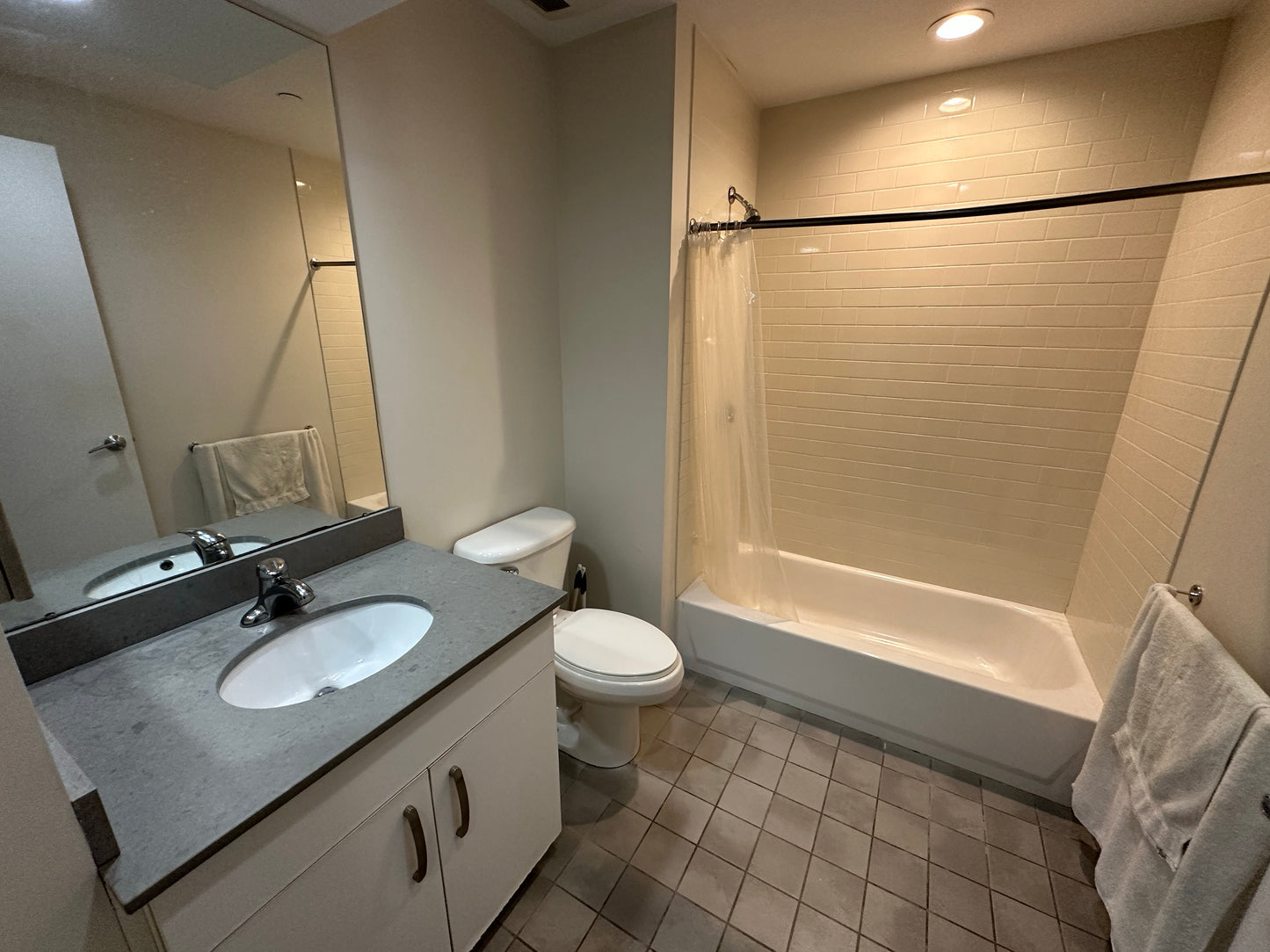 $4,500 / 2br - 1199ft2 - ➽Gorgeous South End Top Floor 2 Bedroom Available August! No Fee! (South End)