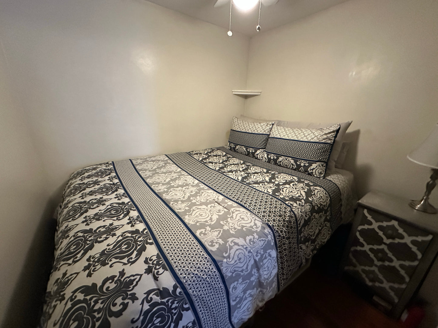 APPLICATION PENDING $2,350 / 352ft2 - ➼Cozy Beacon Hill 2 Room Studio w/No Fee! Available 9/1! (Beacon Hill)