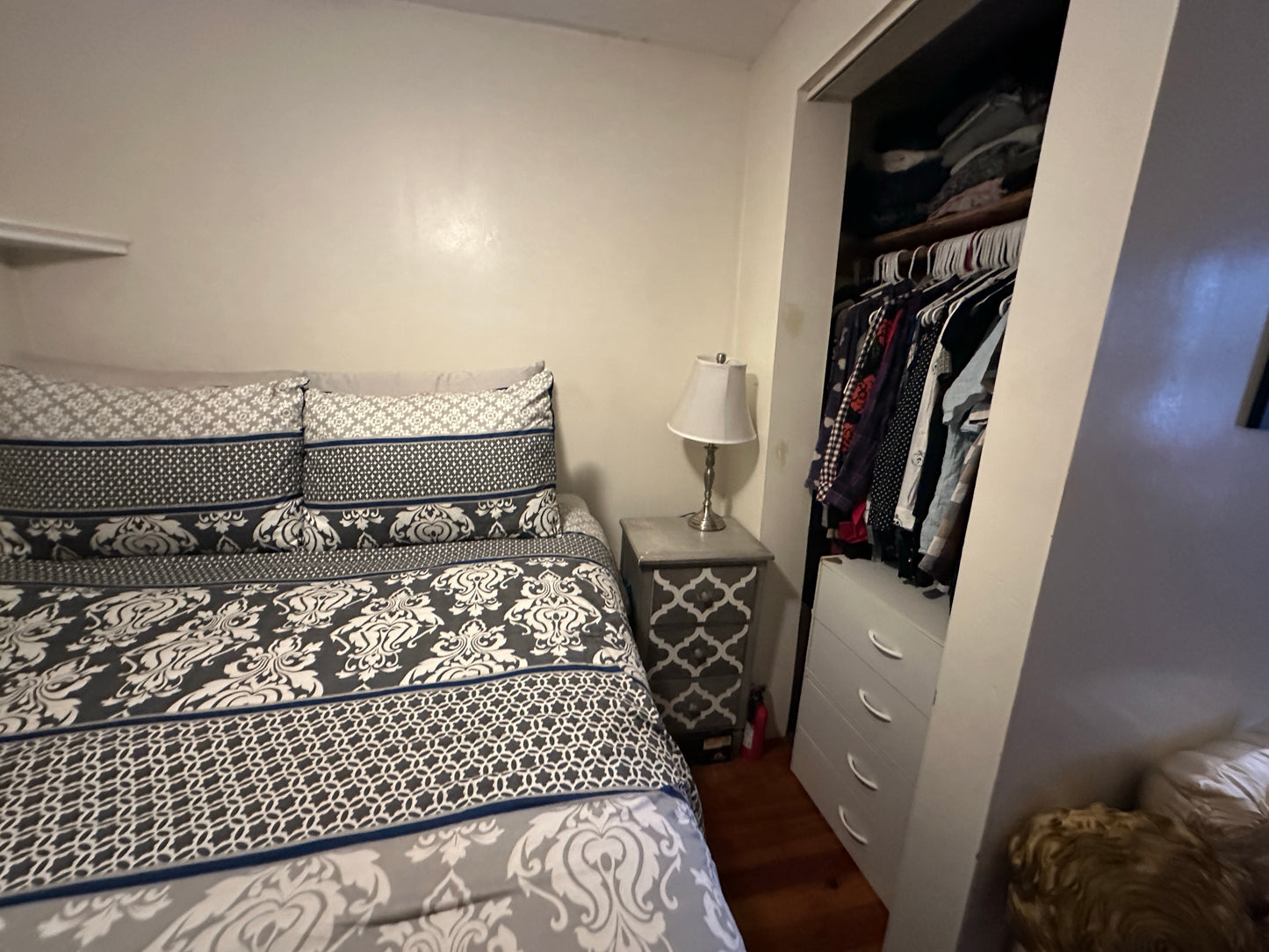 APPLICATION PENDING $2,350 / 352ft2 - ➼Cozy Beacon Hill 2 Room Studio w/No Fee! Available 9/1! (Beacon Hill)