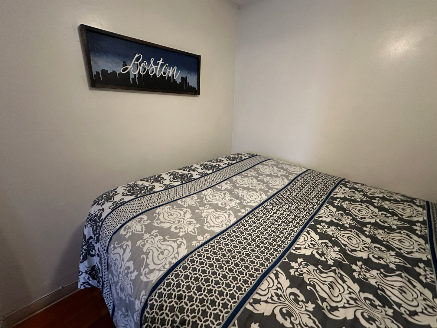 APPLICATION PENDING $2,350 / 352ft2 - ➼Cozy Beacon Hill 2 Room Studio w/No Fee! Available 9/1! (Beacon Hill)