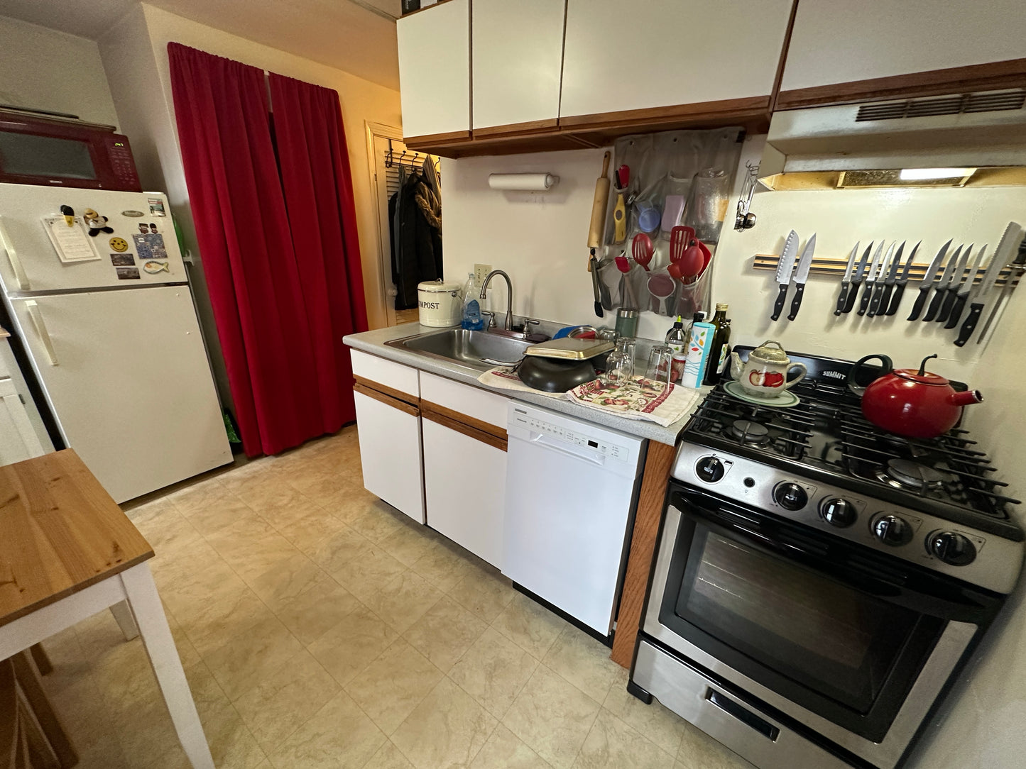 APPLICATION PENDING $2,350 / 352ft2 - ➼Cozy Beacon Hill 2 Room Studio w/No Fee! Available 9/1! (Beacon Hill)