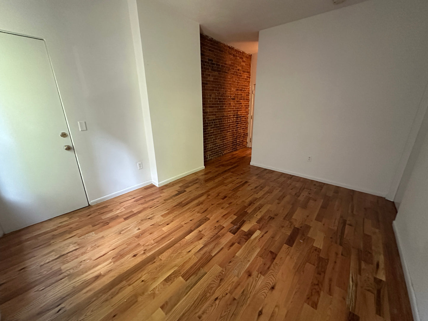 $2,850 / 1br - ➽Charming Bay Village 1 Bedroom Available Now! (Bay Village)