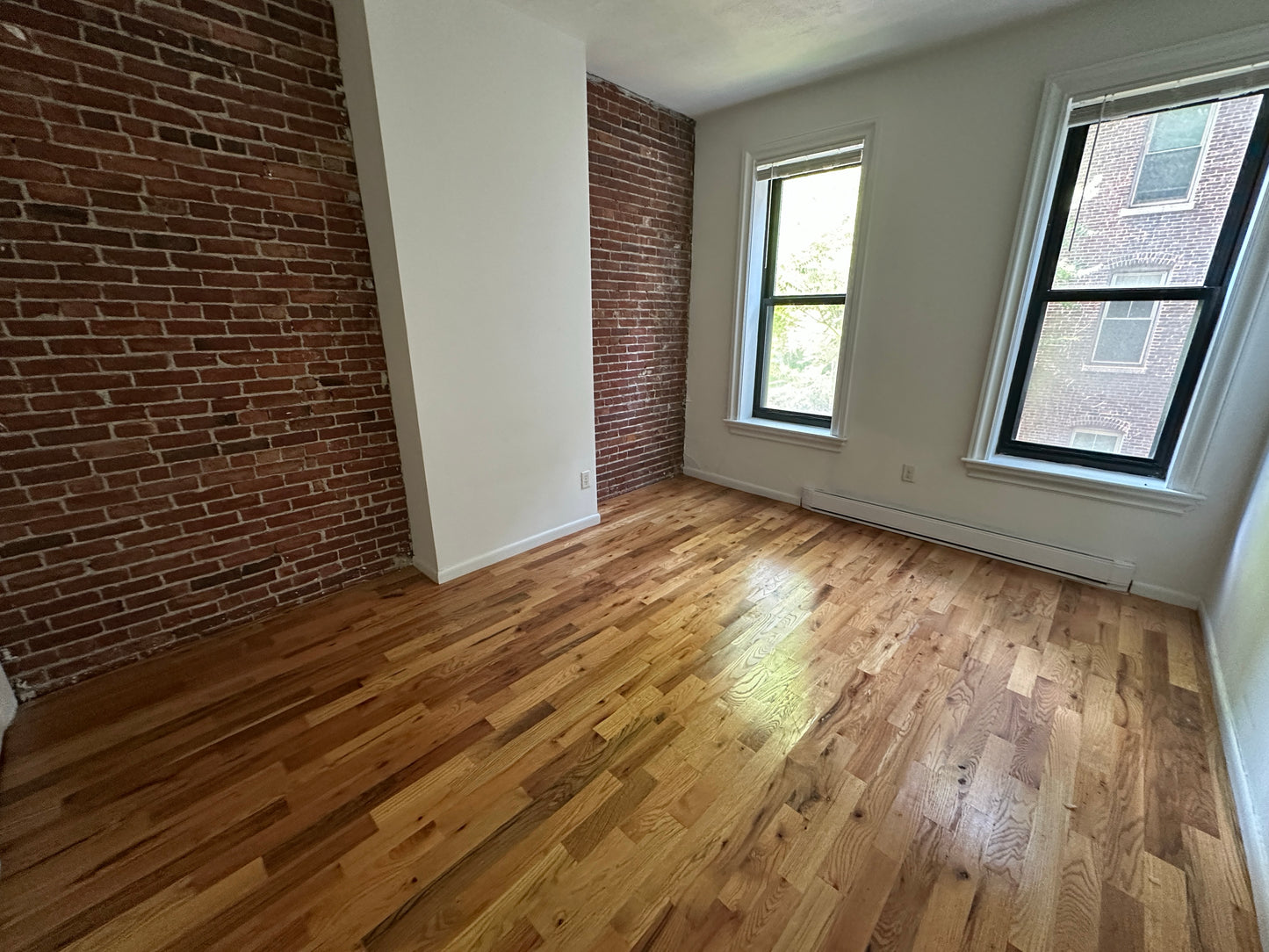 $2,850 / 1br - ➽Charming Bay Village 1 Bedroom Available Now! (Bay Village)