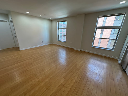 $4,400 / 2br - 959ft2 - ➽Stylish South End 2 Bedroom 1.5 Bathroom Available August! No Fee! (South End)