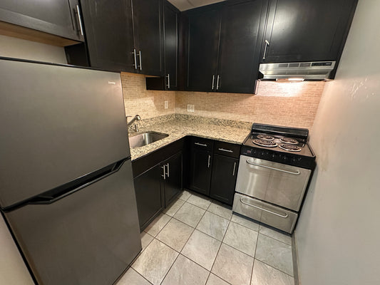 APPLICATION PENDING $2,200 / 347ft2 - ➽Charming Chinatown 2 Room Studio Available Now! No Fee! (Chinatown)