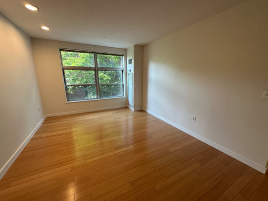 $3,400 / 1br - 744ft2 - ➽Tranquil South End 1 Bedroom Available September! Pet OK & No Fee! (South End)