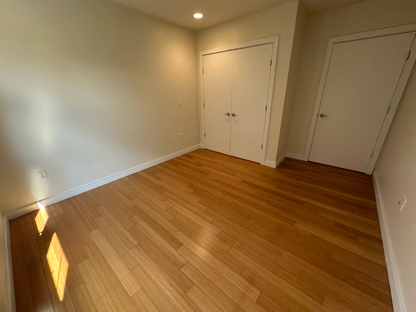 $3,400 / 1br - 744ft2 - ➽Tranquil South End 1 Bedroom Available September! Pet OK & No Fee! (South End)