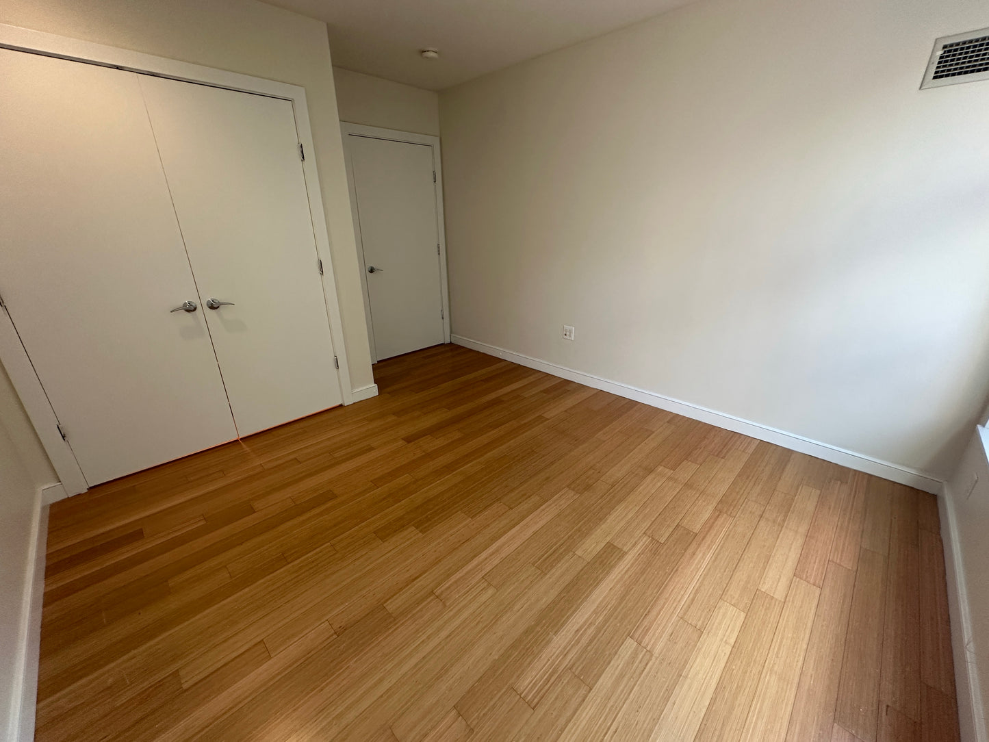 $3,400 / 1br - 744ft2 - ➽Tranquil South End 1 Bedroom Available September! Pet OK & No Fee! (South End)