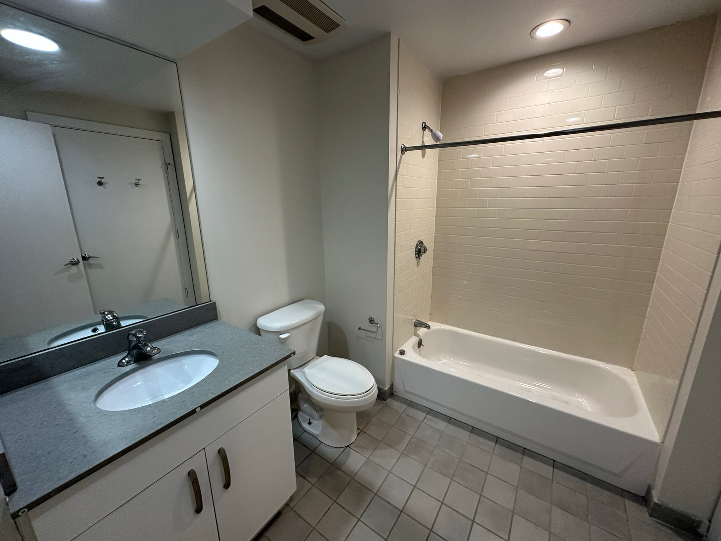 $3,400 / 1br - 744ft2 - ➽Tranquil South End 1 Bedroom Available September! Pet OK & No Fee! (South End)