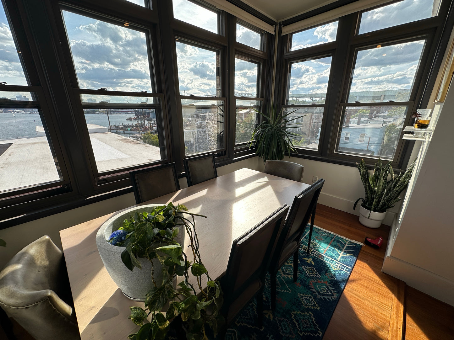 APPLICATION PENDING $3,000 / 1br - 900ft2 - ➽Incredible Chelsea Waterfront Penthouse 1 Bed 1.5 Bath Avail. 10/1! (Chelsea - Waterfront)