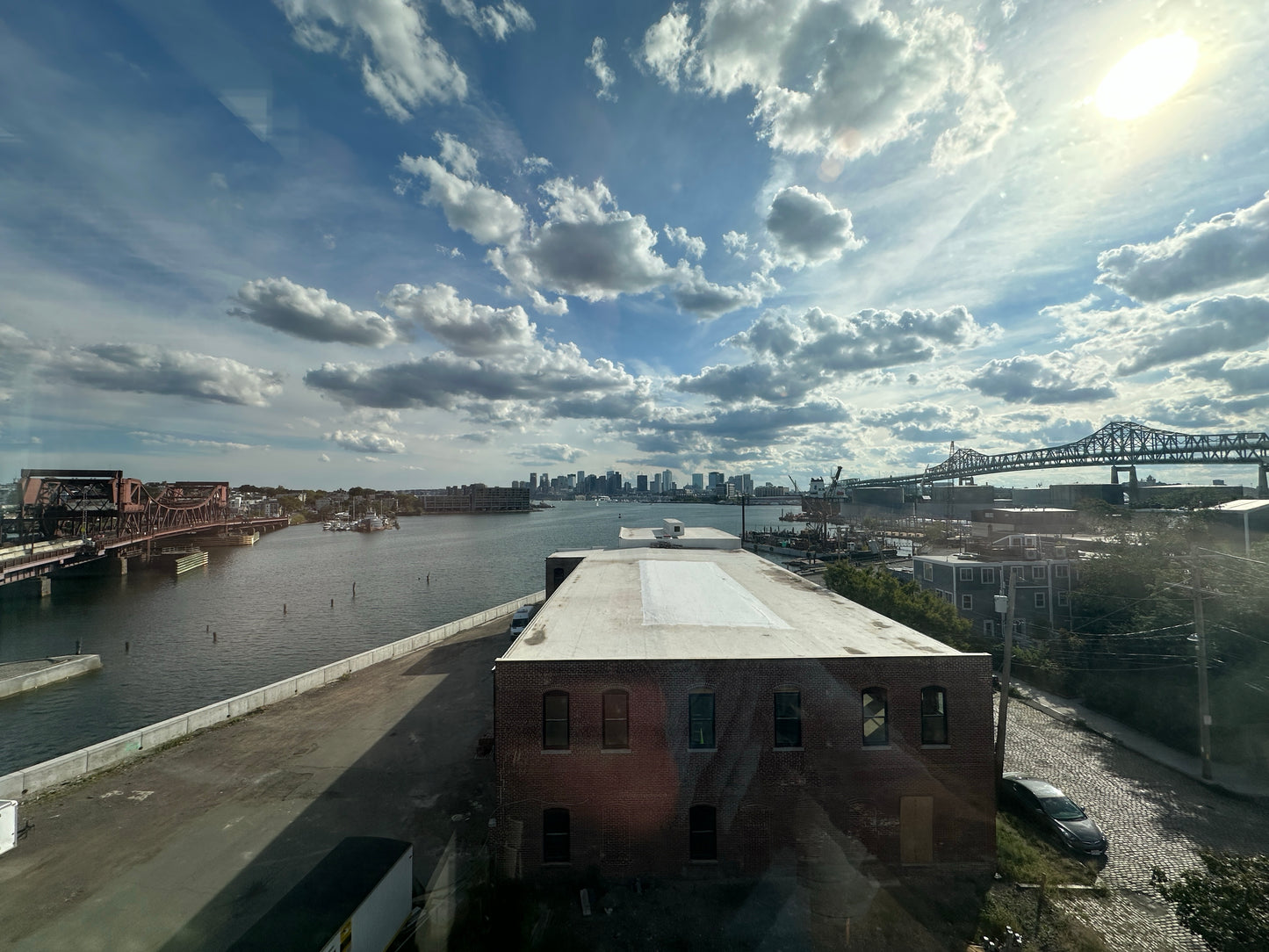APPLICATION PENDING $3,000 / 1br - 900ft2 - ➽Incredible Chelsea Waterfront Penthouse 1 Bed 1.5 Bath Avail. 10/1! (Chelsea - Waterfront)