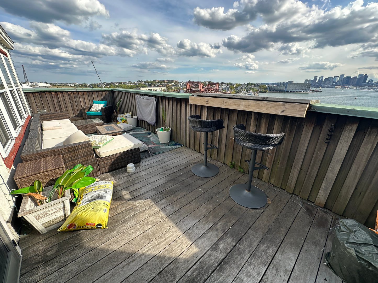 APPLICATION PENDING $3,000 / 1br - 900ft2 - ➽Incredible Chelsea Waterfront Penthouse 1 Bed 1.5 Bath Avail. 10/1! (Chelsea - Waterfront)