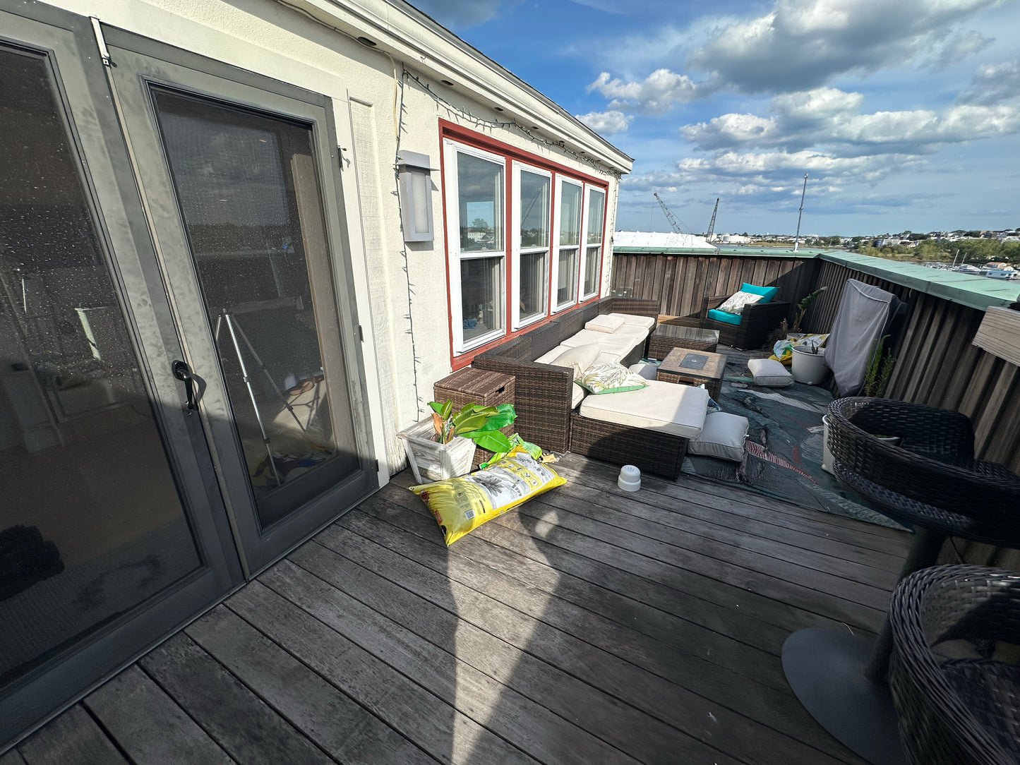 APPLICATION PENDING $3,000 / 1br - 900ft2 - ➽Incredible Chelsea Waterfront Penthouse 1 Bed 1.5 Bath Avail. 10/1! (Chelsea - Waterfront)