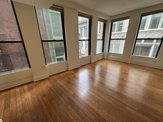 $3,000 / 1br - 522ft2 - ➽Unique Midtown 1 Bedroom Available 5/1! No Fee & Pet-Friendly! (Midtown)