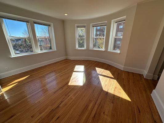 $2,660 / 2br - 815ft2 - ➽Stunning Somerville 2 Bedroom Available Now! No Fee! HT/HW Included! (Winter Hill)