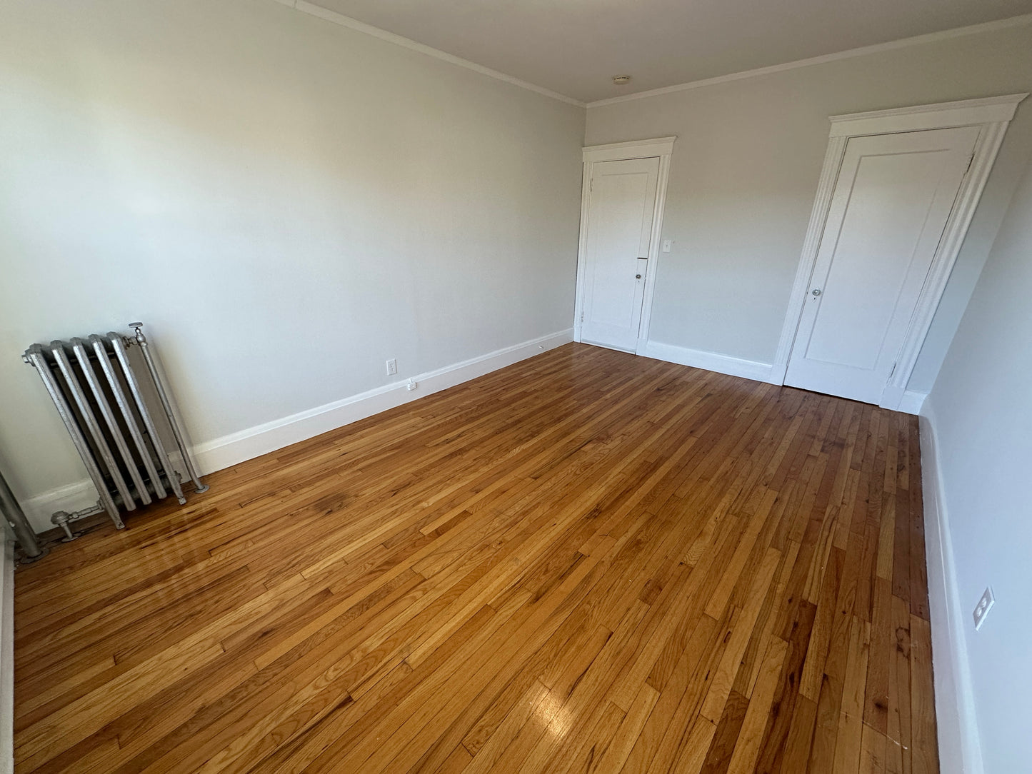 $2,660 / 2br - 815ft2 - ➽Stunning Somerville 2 Bedroom Available Now! No Fee! HT/HW Included! (Winter Hill)