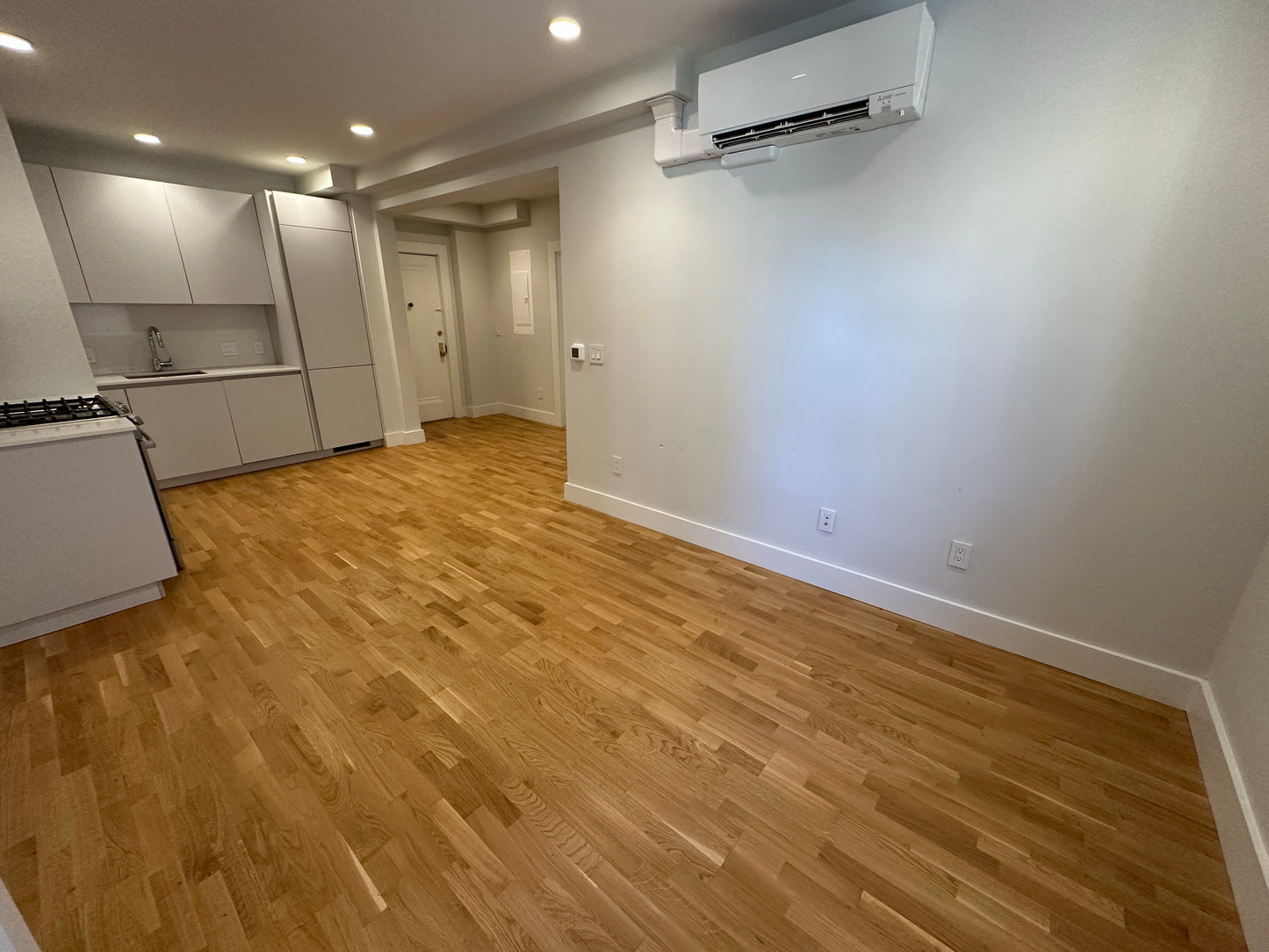 APPLICATION PENDING $2,525 / 1br - 580ft2 - ➽Deluxe Modern Somerville 1.5 Bedroom Available Now! No Fee! (Winter Hill)