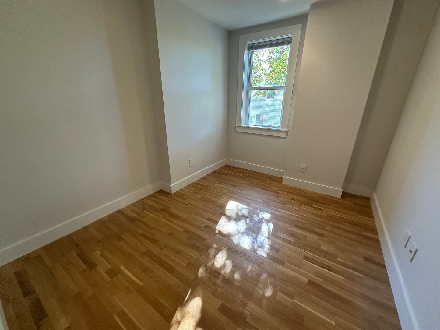 APPLICATION PENDING $2,525 / 1br - 580ft2 - ➽Deluxe Modern Somerville 1.5 Bedroom Available Now! No Fee! (Winter Hill)