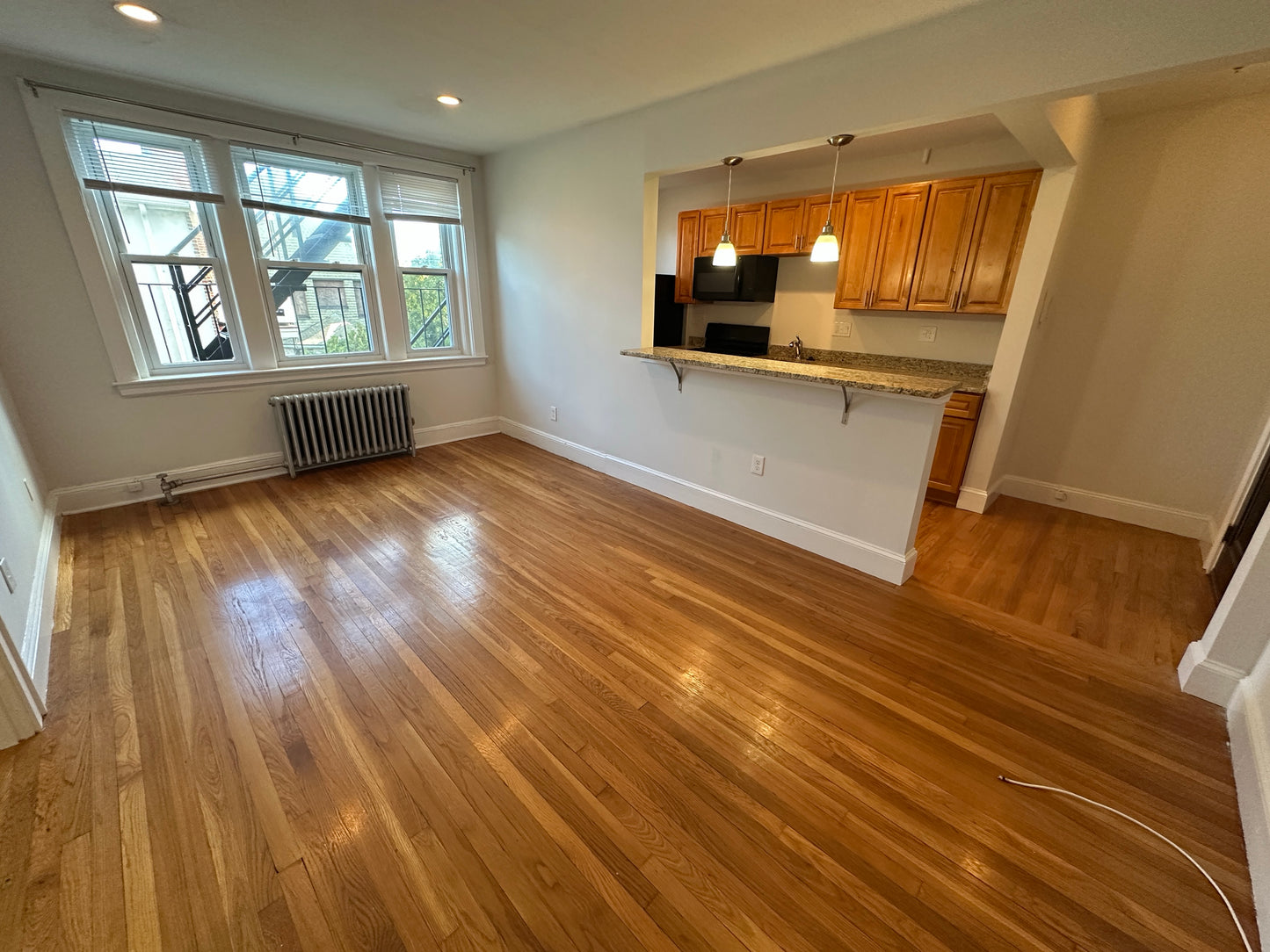 $1,925 / 405ft2 - ➽Cozy Somerville Studio Available Now! No Fee! (Winter Hill)