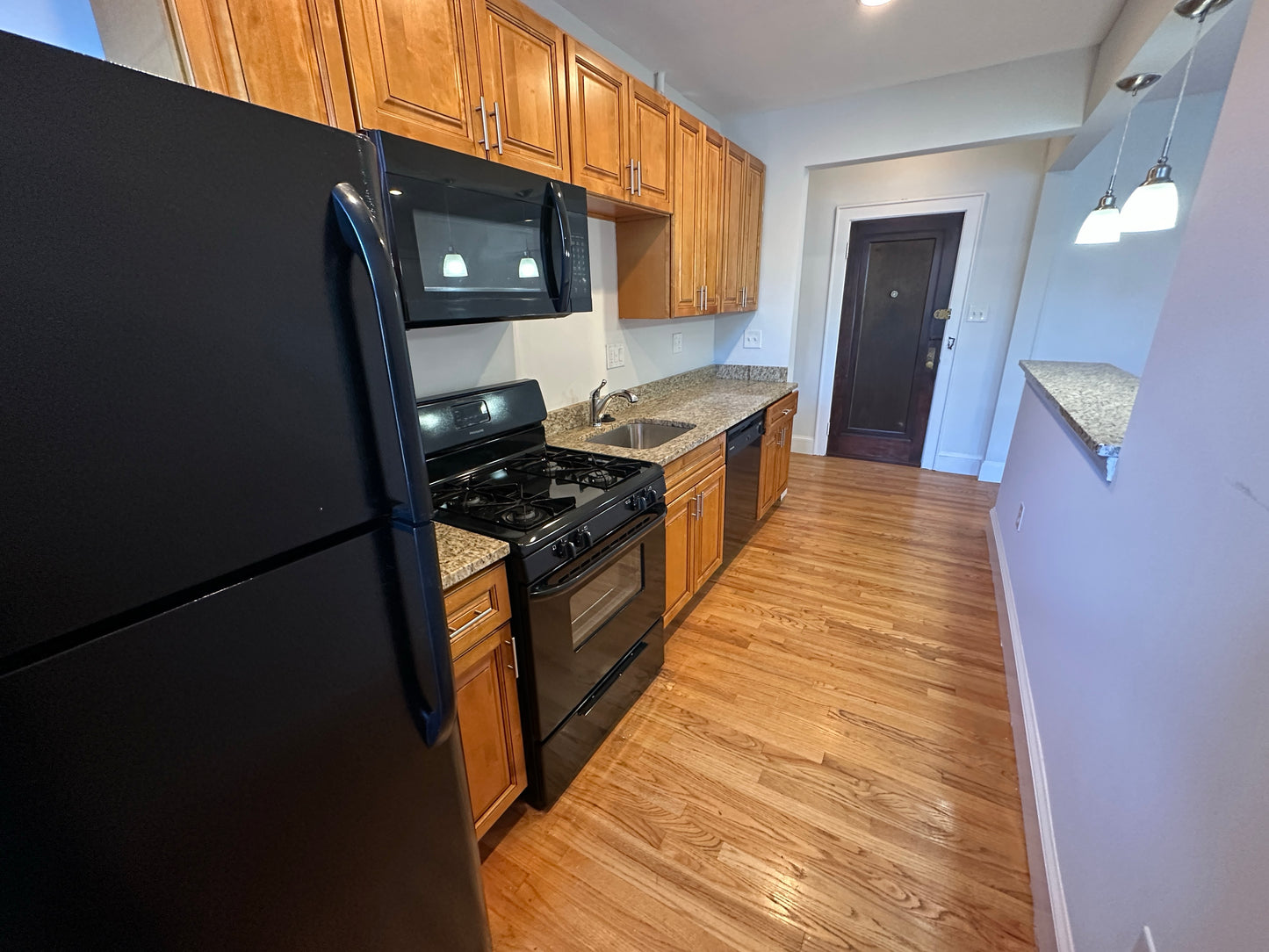 $1,925 / 405ft2 - ➽Cozy Somerville Studio Available Now! No Fee! (Winter Hill)