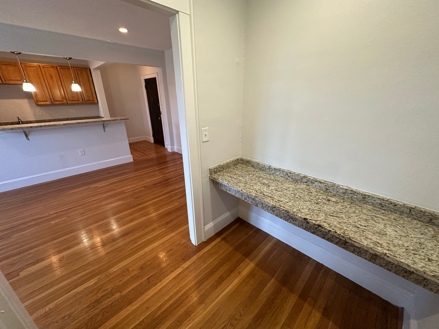$1,925 / 405ft2 - ➽Cozy Somerville Studio Available Now! No Fee! (Winter Hill)
