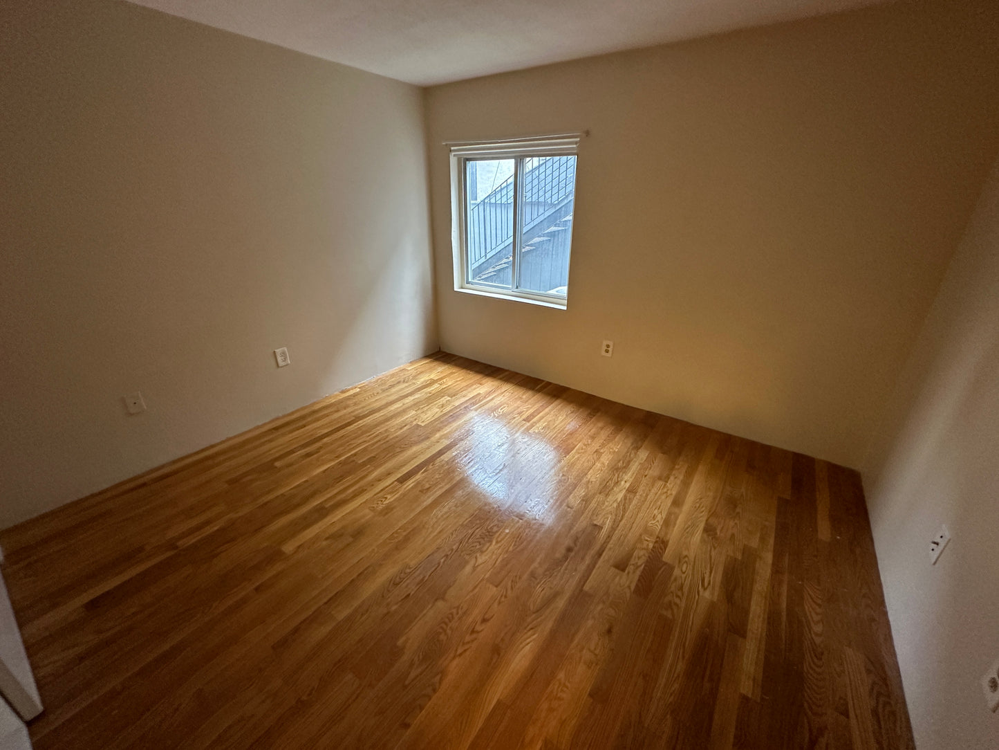 RENTED/OFF MARKET $2,070 / 1br - 488ft2 - ➽Alluring Andrew Square 1 Bedroom w/No Fee! Available Now! (Andrew Square)