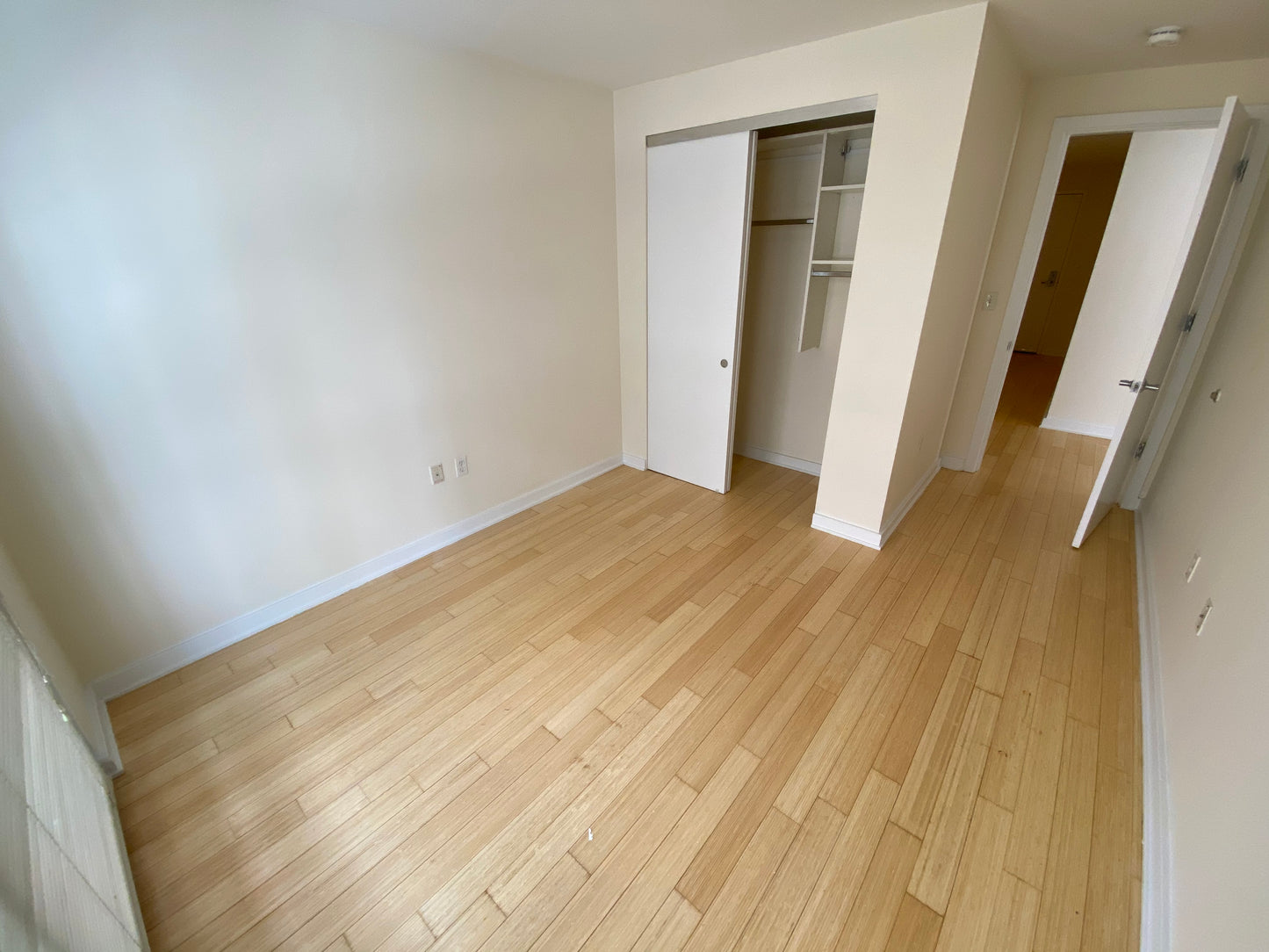 APPLICATION PENDING $4,100 / 2br - 750ft2 - ➽Bright Downtown 2 Bedroom Available June! Pet Friendly! (Theatre District)