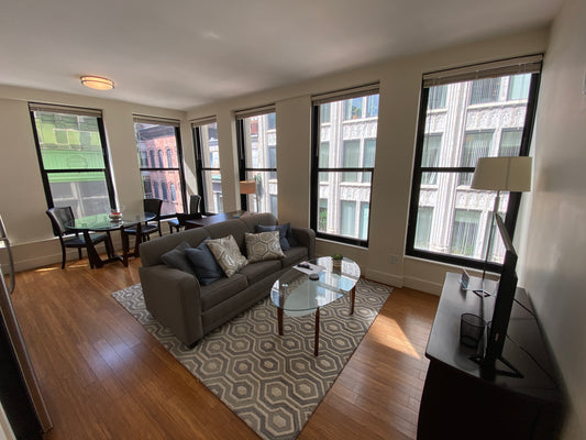 $3,400 / 1br - 527ft2 - ➽Beautiful Midtown 1 Bedroom Available September! Pet-Friendly! (Midtown)